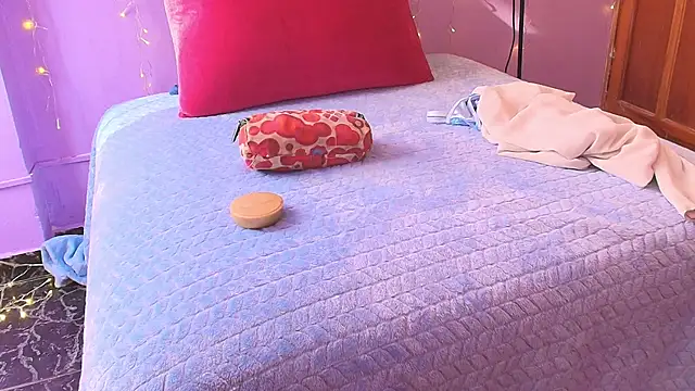 Dafne Mel online show from November 20, 2025, 12:50 pm