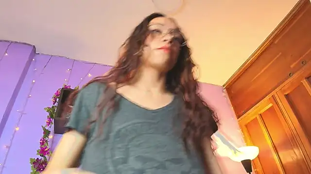 Dafne Mel online show from November 11, 2025, 12:33 pm