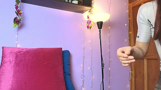 Dafne Mel online show from November 6, 2025, 12:42 pm