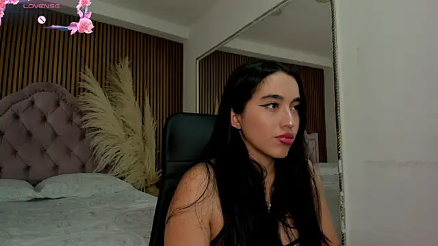 Starbutterflyy  online show from February 7, 2026, 4:53 am