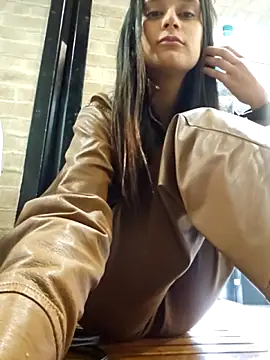 Snapshot of valentini_villa chatting on December 2, 2025, 12:22 am valentini villa online show from December 2, 2025, 12:22 am