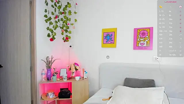 Snapshot of AprilAddams_ chatting on September 13, 2025, 9:26 pm AprilAddams online show from September 13, 2025, 9:26 pm