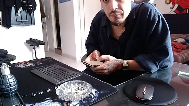 malek xarx  online show from March 9, 2026, 2:09 pm