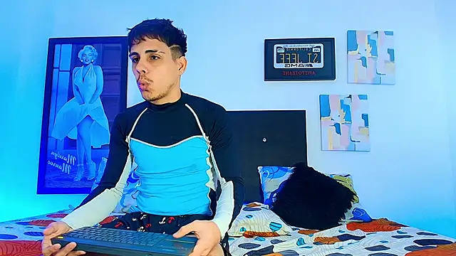 Luke Stone online show from October 28, 2025, 6:51 pm