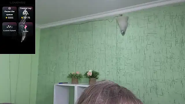 Snapshot of Betty_Brick chatting on April 8, 2026, 1:23 pm Betty Brick online show from April 8, 2026, 1:23 pm