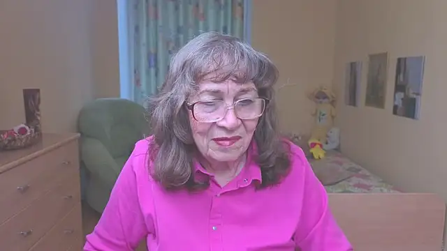 Snapshot of Betty_Brick chatting on May 14, 2026, 3:42 pm Betty Brick online show from May 14, 2026, 3:42 pm