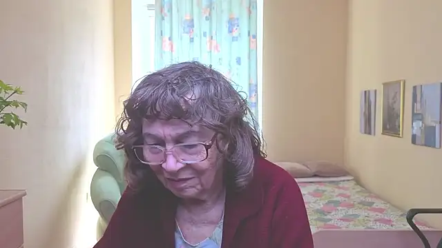 Snapshot of Betty_Brick chatting on April 26, 2026, 9:50 am Betty Brick online show from April 26, 2026, 9:50 am