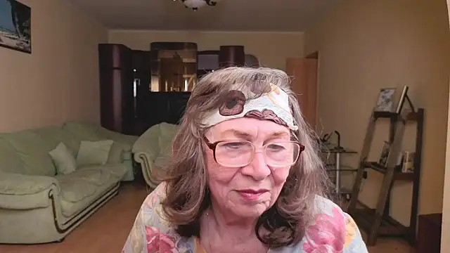 Snapshot of Betty_Brick chatting on May 17, 2026, 4:07 pm Betty Brick online show from May 17, 2026, 4:07 pm