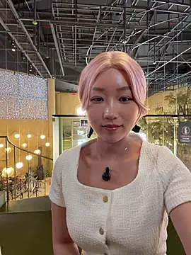 winter11 online show from November 2, 2025, 1:43 am