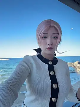 winter11 online show from November 10, 2025, 6:29 am