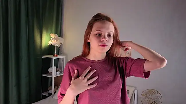 Snapshot of SynnoveBann chatting on October 5, 2025, 1:07 am SynnoveBann online show from October 5, 2025, 1:07 am