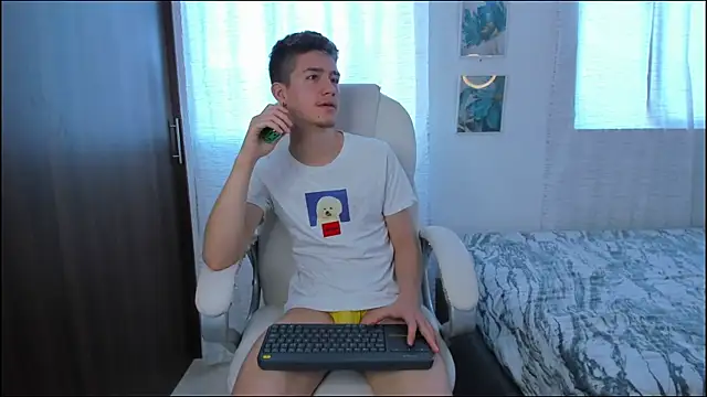 ThiagooJames online show from September 29, 2025, 9:53 pm