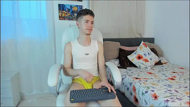 ThiagooJames online show from October 22, 2025, 10:41 pm