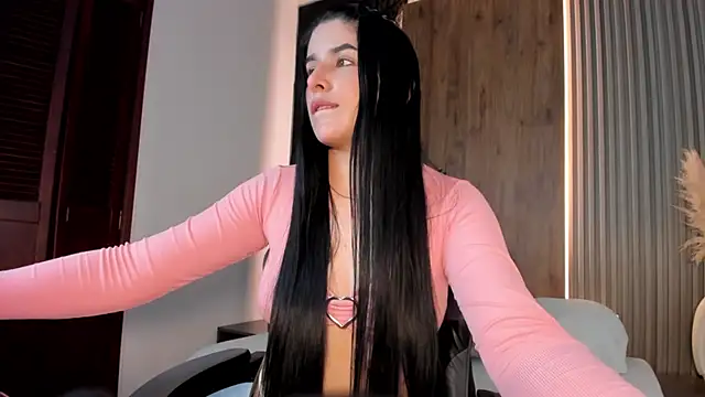 Snapshot of evelin_lopezz chatting on February 1, 2026, 2:21 am evelin lopezz online show from February 1, 2026, 2:21 am