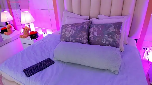 Snapshot of MaddieParker chatting on January 17, 2026, 8:01 pm MaddieParker online show from January 17, 2026, 8:01 pm