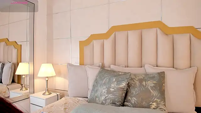 Snapshot of MaddieParker chatting on November 9, 2025, 7:29 pm MaddieParker online show from November 9, 2025, 7:29 pm