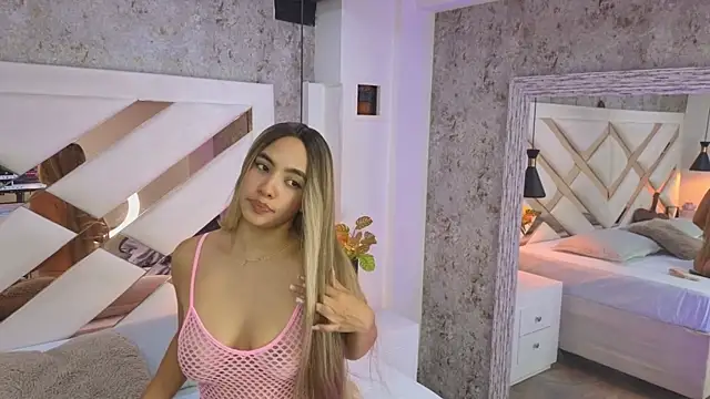 Snapshot of Saara_evans_ chatting on September 30, 2025, 8:26 pm Saara evans online show from September 30, 2025, 8:26 pm