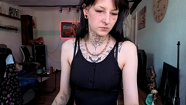 Snapshot of Seductively4_20 chatting on July 18, 2026, 7:50 am Seductively4 20 online show from July 18, 2026, 7:50 am