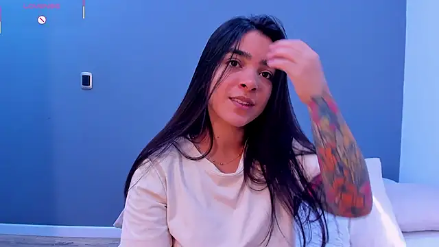 KamilaBetancourt online show from June 12, 2026, 1:53 pm