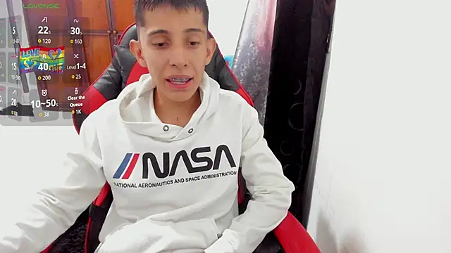 gomitaboy 1 online show from October 17, 2025, 6:43 pm