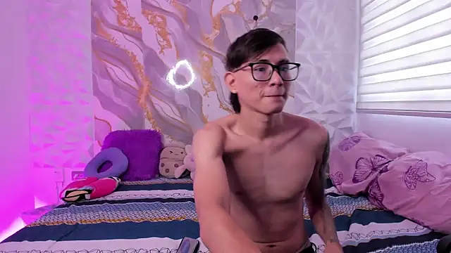 Snapshot of stuart_fetish chatting on May 6, 2026, 9:19 pm stuart fetish online show from May 6, 2026, 9:19 pm
