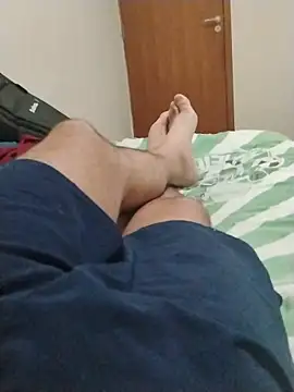 LeoMaduroSP online show from December 23, 2025, 3:28 am