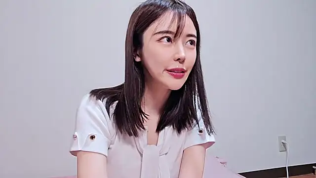 Snapshot of hinata_chan3 chatting on February 14, 2026, 11:32 am hinata chan3 online show from February 14, 2026, 11:32 am