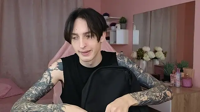 Martin Jin online show from November 8, 2025, 12:20 pm