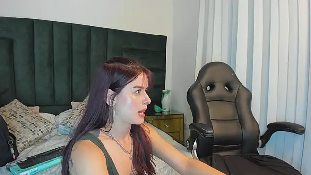 valerieMattson online show from September 24, 2025, 5:52 pm