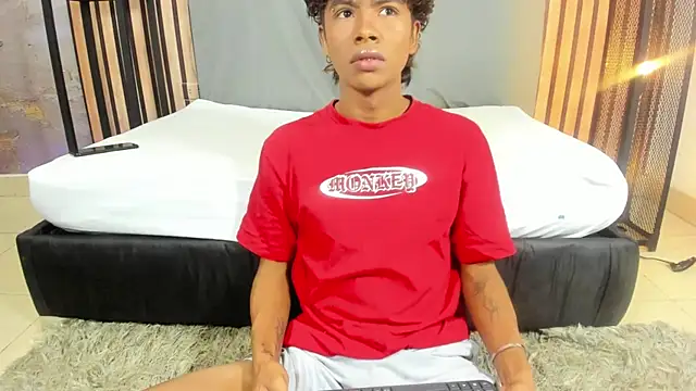 MilthonDelis online show from November 27, 2025, 4:24 am