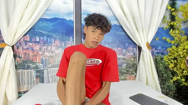 MilthonDelis online show from January 13, 2026, 4:38 am