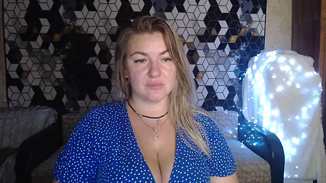 NikaSkylink online show from November 17, 2025, 8:02 pm