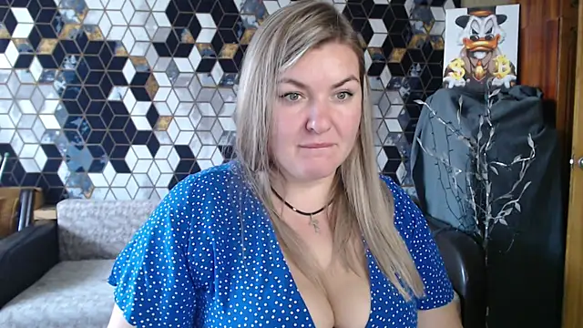 Snapshot of NikaSkylink chatting on April 3, 2026, 6:31 am NikaSkylink online show from April 3, 2026, 6:31 am