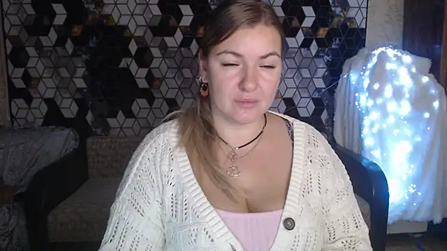 NikaSkylink online show from November 25, 2025, 8:20 pm