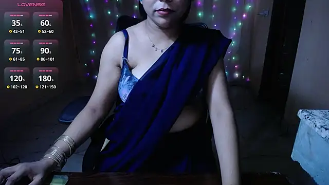Snapshot of Divvya_ chatting on July 4, 2026, 6:56 pm Divvya online show from July 4, 2026, 6:56 pm