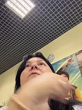 Liza Will online show from November 28, 2025, 10:48 am