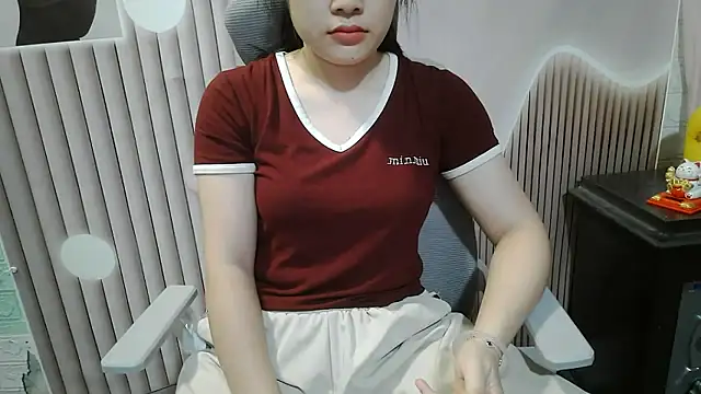 Emachiii online show from September 25, 2025, 12:49 am