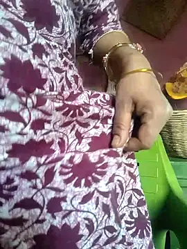 Snapshot of Cuty_siya_143 chatting on April 24, 2026, 11:45 am Cuty siya 143 online show from April 24, 2026, 11:45 am