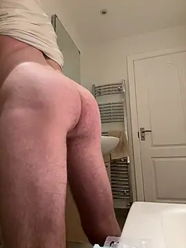 Woodchip online show from November 6, 2025, 7:18 pm