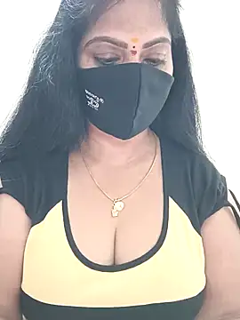 shivani27 online show from June 3, 2026, 4:23 pm