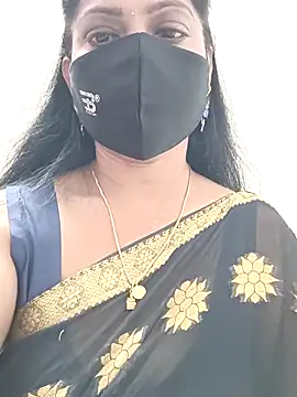 shivani27 online show from November 24, 2025, 4:07 pm