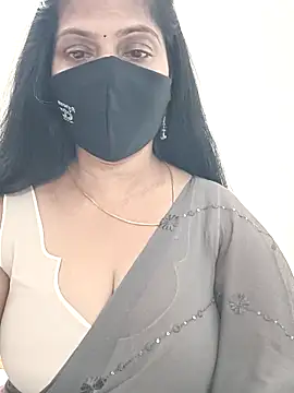 shivani27 online show from June 13, 2026, 7:01 pm