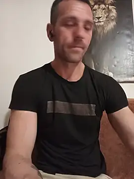 YzabellFabioo online show from May 18, 2026, 8:24 pm