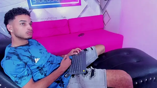 Snapshot of rhabena_boysex chatting on February 15, 2026, 1:28 am rhabena boysex online show from February 15, 2026, 1:28 am