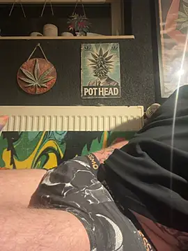 Flash0910 online show from April 14, 2026, 12:04 am