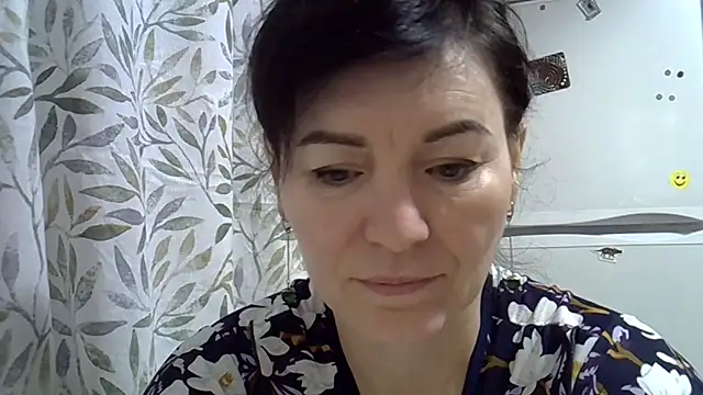 Krystal 82 online show from December 20, 2025, 3:53 am