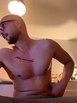 Mrlarox online show from October 8, 2025, 5:57 pm