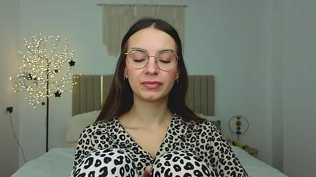 Real cutie1 online show from February 7, 2026, 1:52 pm