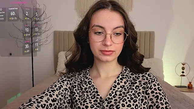Real cutie1 online show from June 3, 2026, 1:12 pm