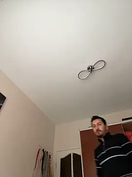 emredenizz07 online show from December 15, 2025, 6:19 am